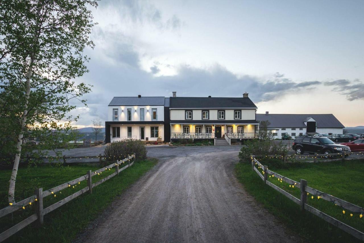 Les Ancetres Auberge & Restaurant Saint-Pierre-de-l'Ile-d'Orleans Экстерьер фото